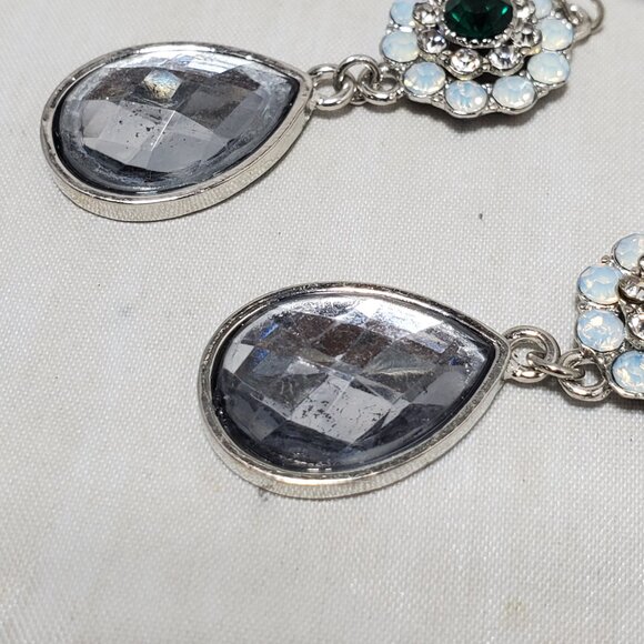 Bijou Silver Crystal Dangle emerald-green center fish hook Earring - Picture 2 of 6